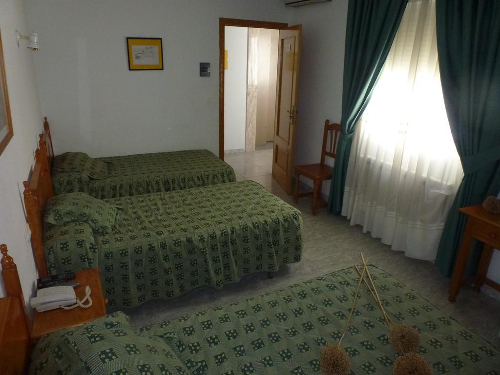 Hotel La Moraleda - Complejo Las Delicias Вильянуэва-дель-Арсобиспо Номер фото